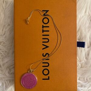 LV  fashion pink zipper pull